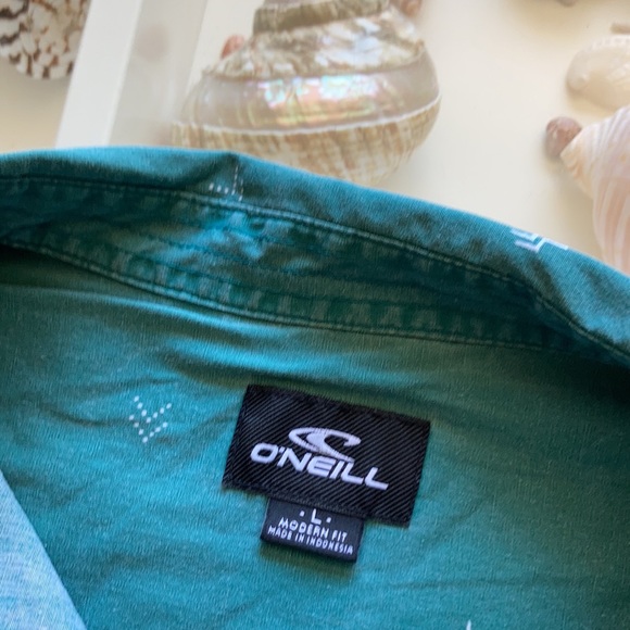 O’Neil Men’s button up. Sz L - Picture 2 of 3